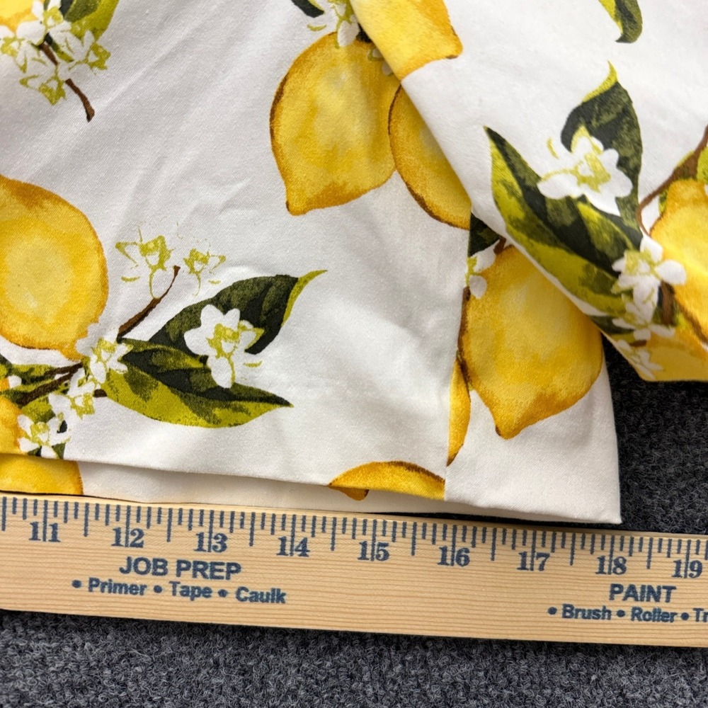 Lane Bryant Lemon Print Shorts Sz 24 White Yellow High Rise Stretch Fruit Preppy - Picture 10 of 13